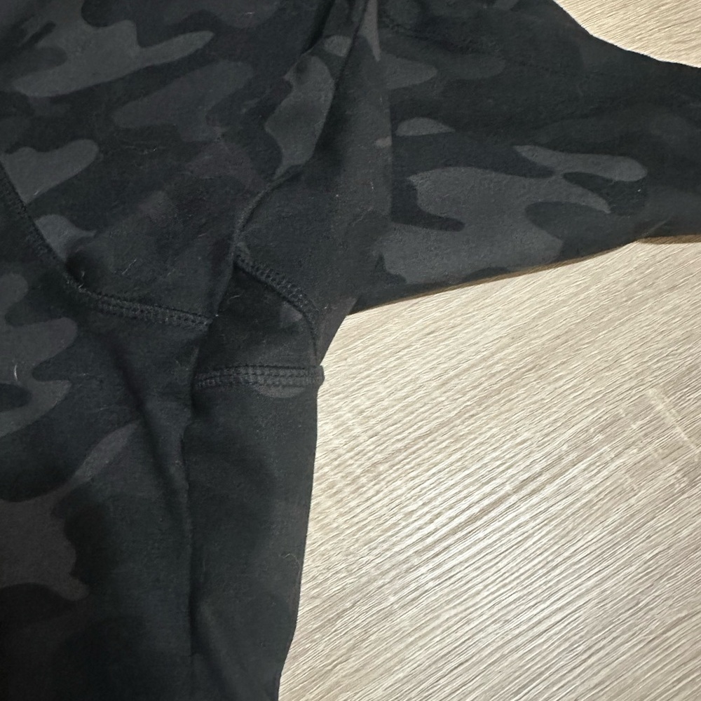 Danskin Women's Camo Bike Shorts (bundle‎ 2) - Black. Size large. - Picture 11 of 11